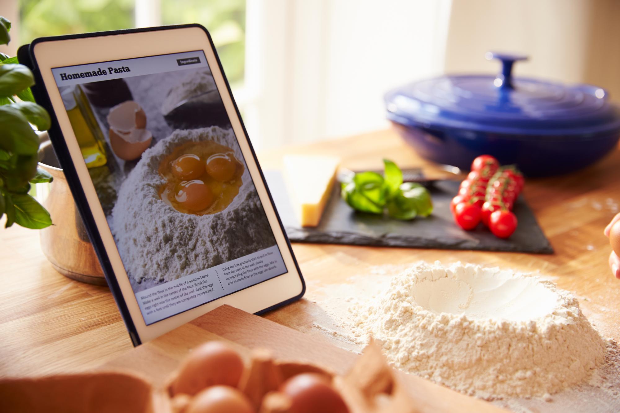Postazione con tablet e ricette digitali